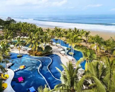 Staycation Yuk! Inilah 7 Hotel dengan Infinity Pool Keren di Indonesia