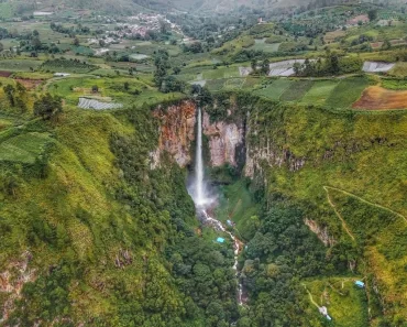 6 Tempat Wisata Di Pulau Sumatra yang Wajib Dikunjungi