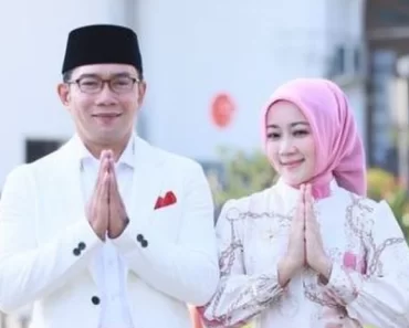 “Mengintip Kehebatan Rumah Botol Ridwan Kamil: Eksentrik, Modern, dan Ramah Lingkungan!